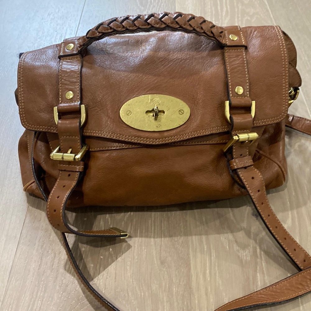 Mulberry Tan Leather Shoulder Bag with Gold Hardware